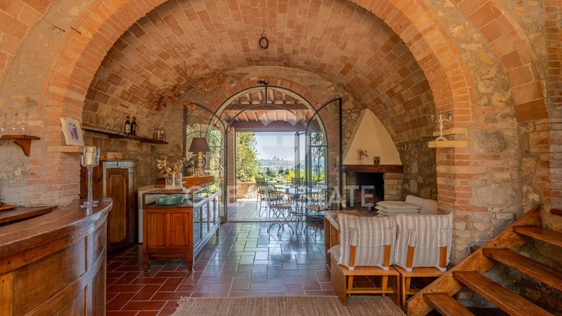Klein huisje op het platteland in San Gimignano