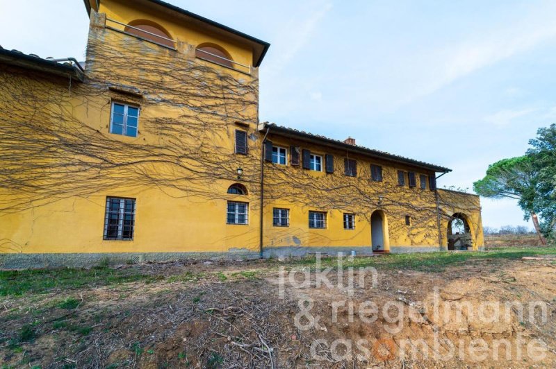 Farmhouse in Cecina