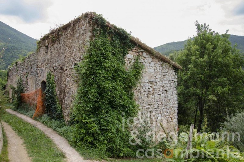 Klein huisje op het platteland in Spoleto