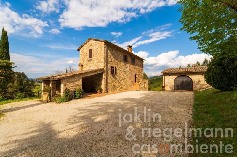 Farmhouse in Todi