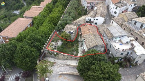 Casa semi indipendente a Cellino Attanasio