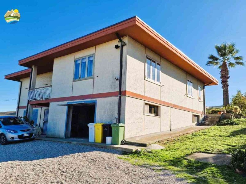 Сельский дом в Кастильоне-Мессер-Раймондо