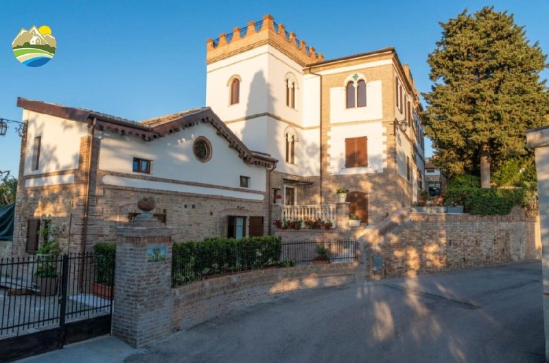 Villa a Sant'Omero