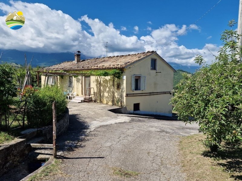 Casa di campagna a Bisenti