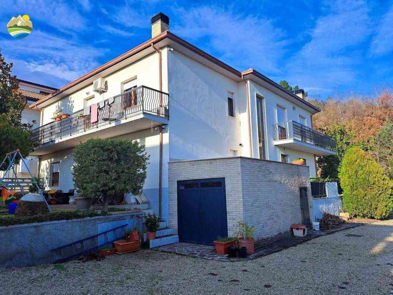 Вилла в Кастильоне-Мессер-Раймондо