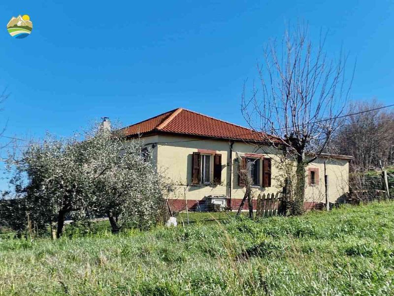 Casa de campo en Castelli