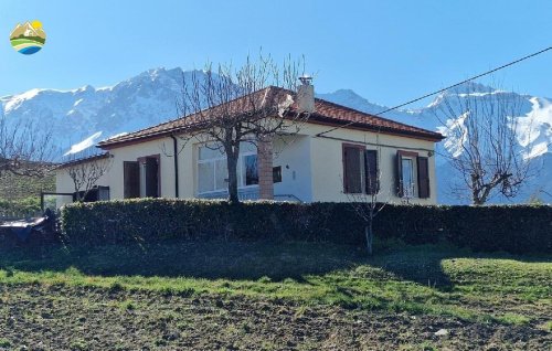 Huis op het platteland in Castelli