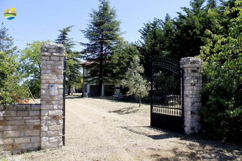 Hus på landet i Brittoli