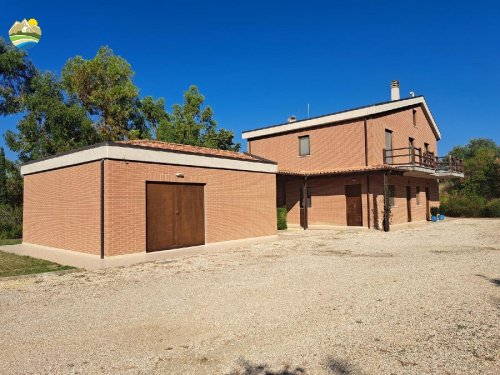 Villa in Collecorvino