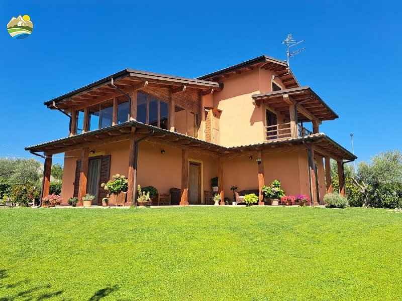 Villa en Cellino Attanasio