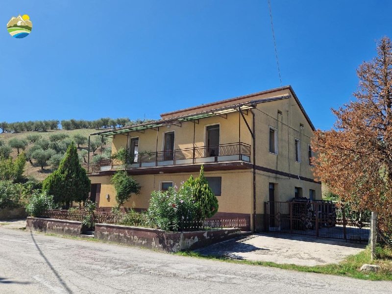 Casa di campagna a Bisenti
