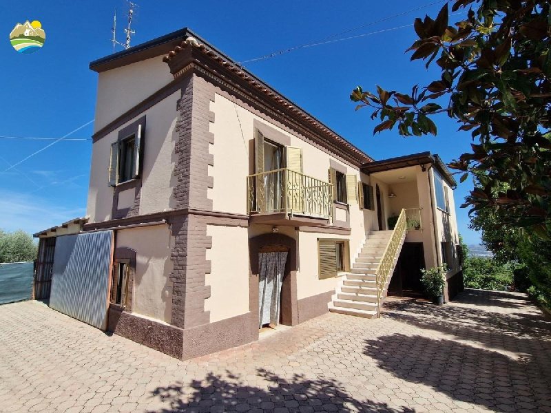 Casa de campo em Cellino Attanasio