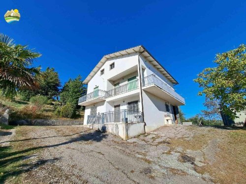 Maison de campagne à Castiglione Messer Raimondo
