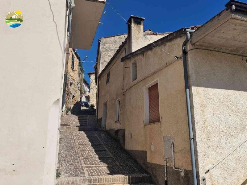 Особняк из двух квартир в Арсита