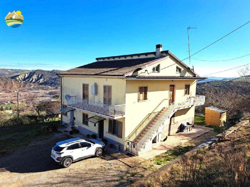 Casa de campo en Castiglione Messer Raimondo