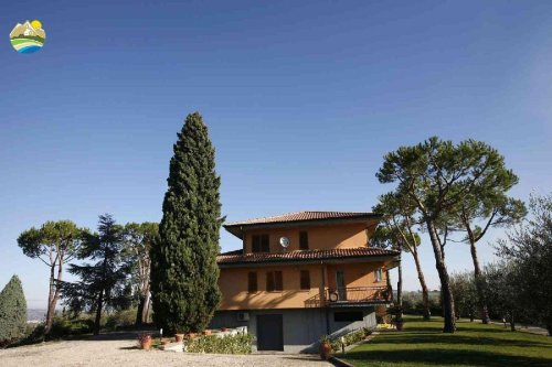 Villa in Notaresco