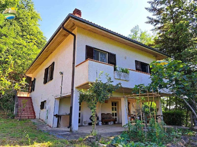 Casa di campagna a Castiglione Messer Raimondo