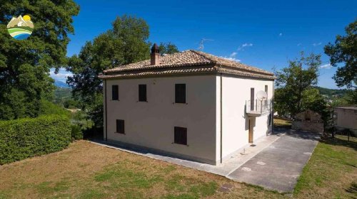 Country house in Cellino Attanasio