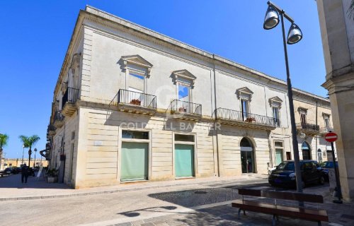 Commercial property in Martano