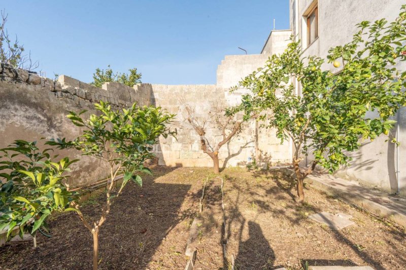 Casa independiente en Martano