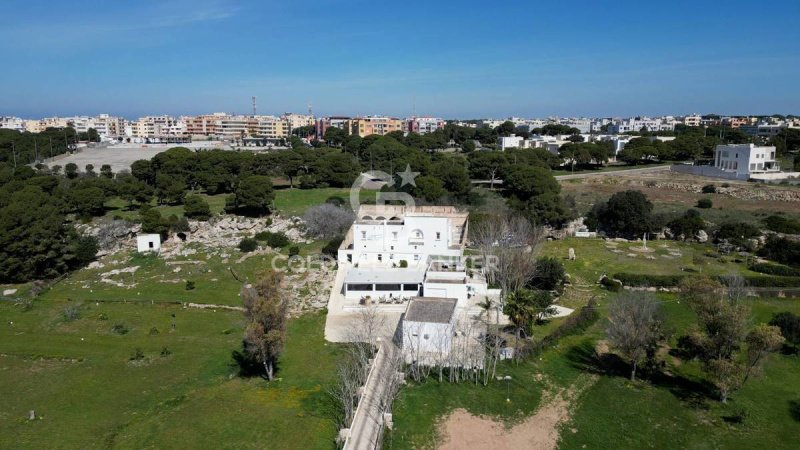 Edifício comercial em Gallipoli