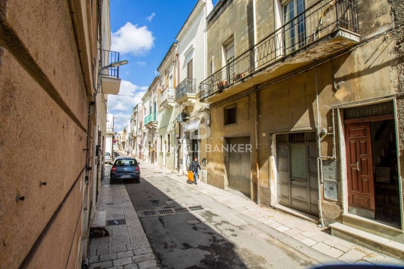 Особняк из двух квартир в Мезанье