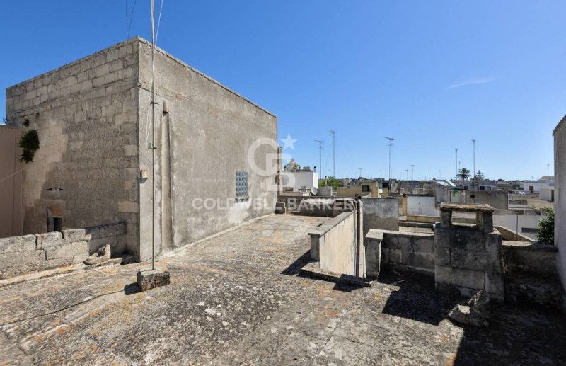 Edificio en Uggiano la Chiesa