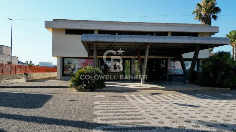 Commercial property in Racale