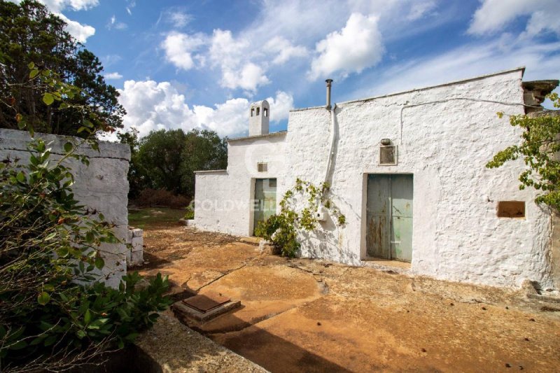 Klein huisje op het platteland in Ostuni