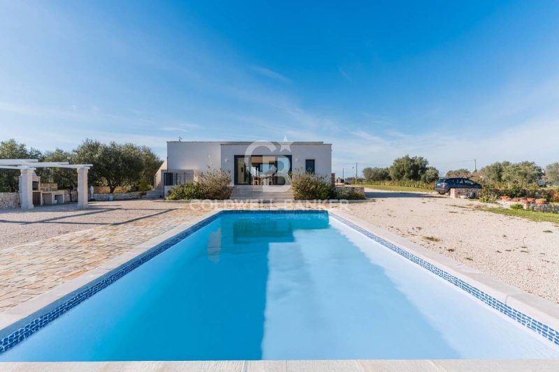 Вилла в Остуни