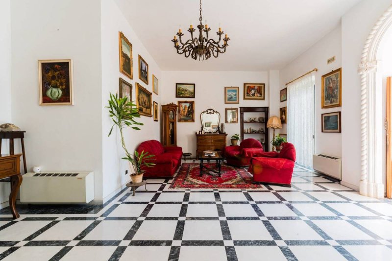 Вилла в Адельфия