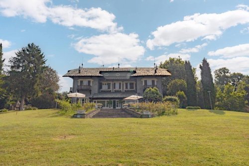 Villa in Besana in Brianza