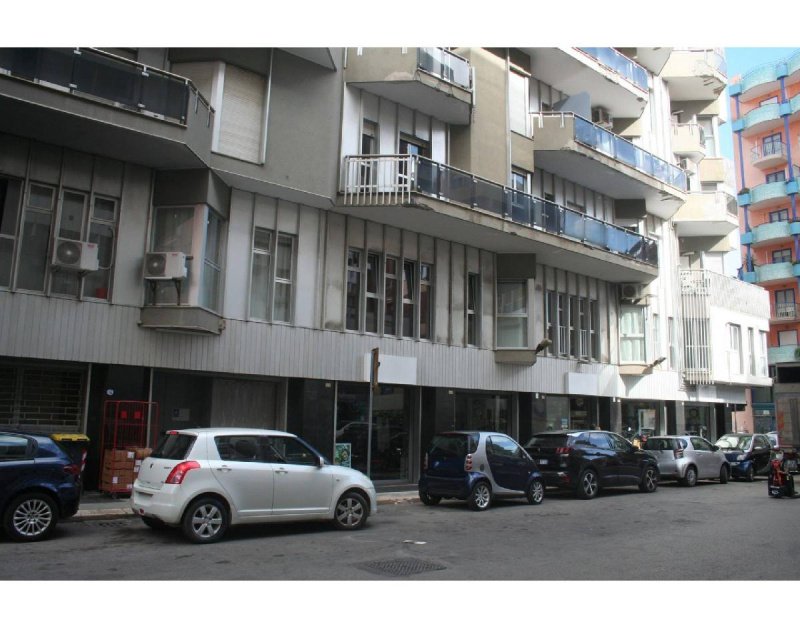 Zakelijk onroerend goed in Barletta