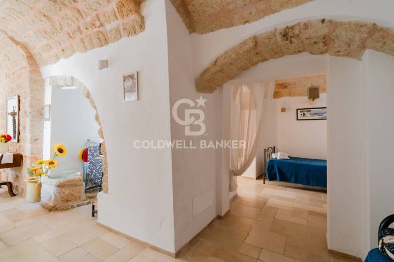 Многоквартирный дом в Мола-ди-Бари