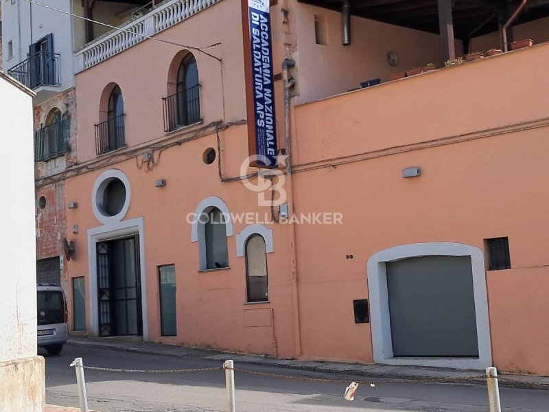 Kommersiell byggnad i Grottaglie