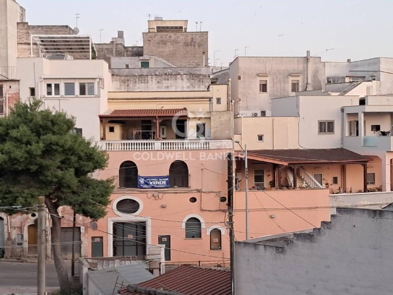 Kommersiell byggnad i Grottaglie