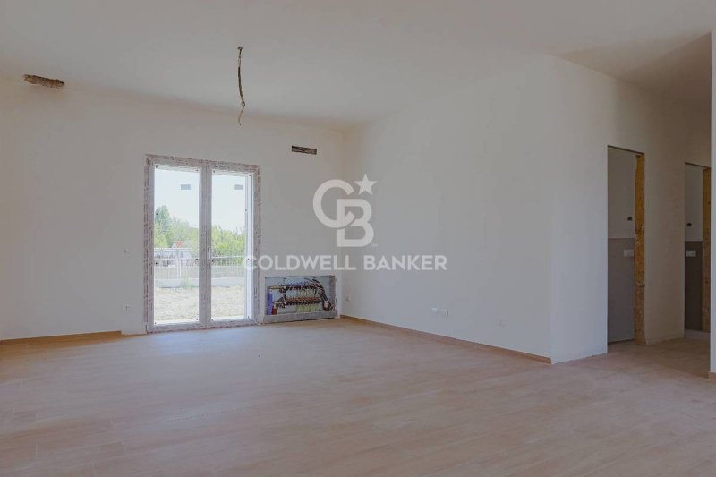 Особняк из двух квартир в Фьюмичино