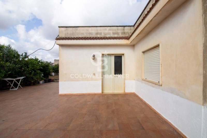 Moradia em San Vito dei Normanni