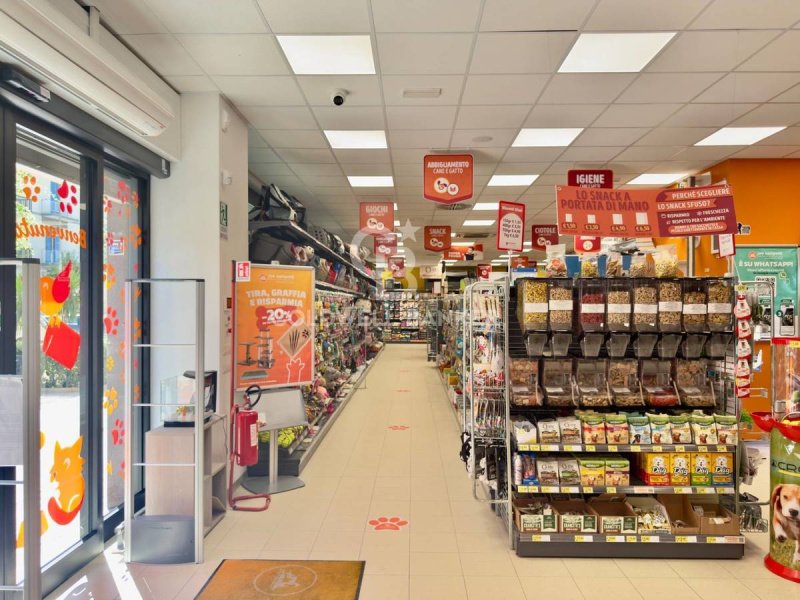 Edifício comercial em Barletta