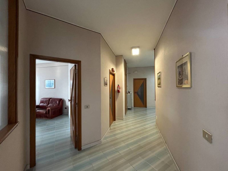 Edifício comercial em Barletta