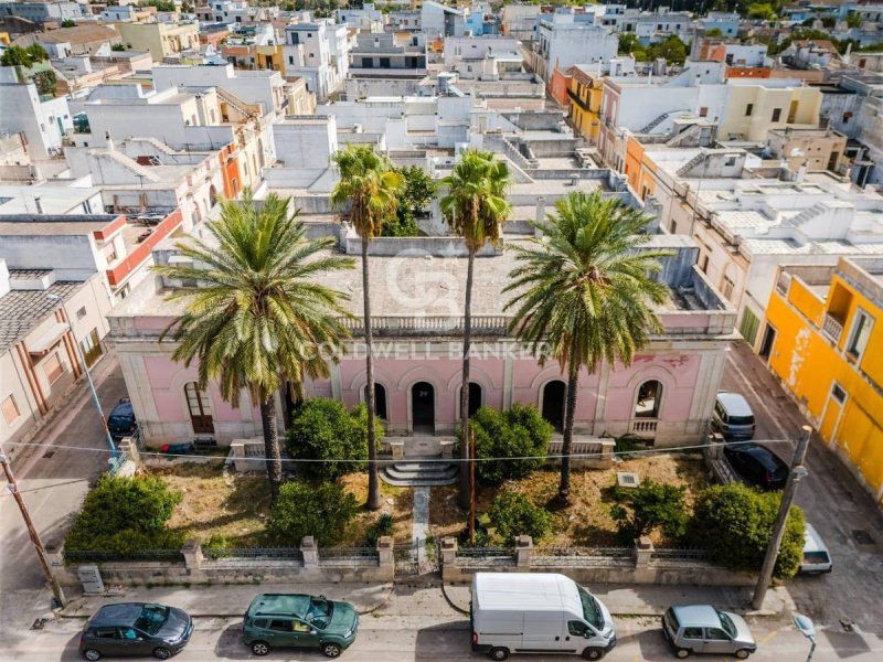 索利亚诺卡武尔别墅