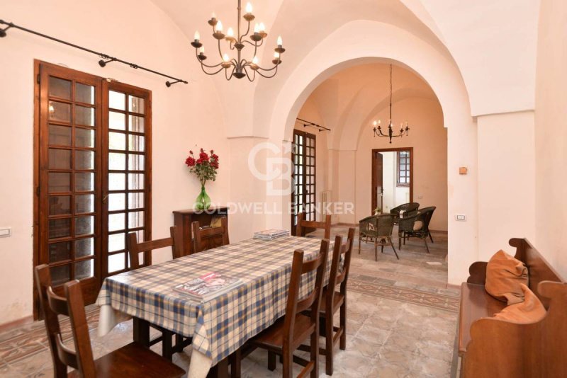 Особняк в Сан-Чезарио-ди-Лечче