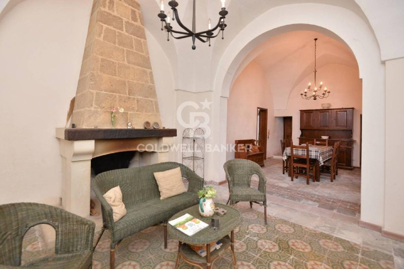 Особняк в Сан-Чезарио-ди-Лечче