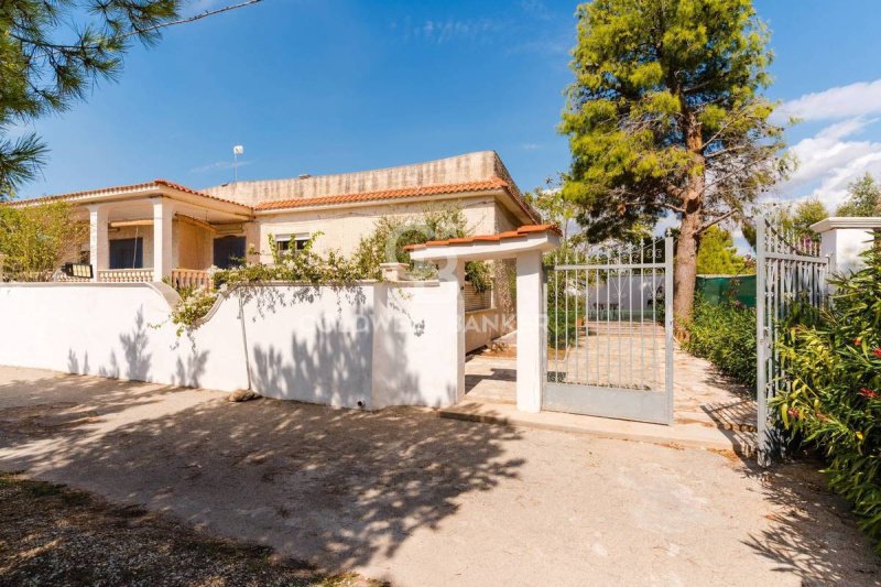 Villa en Maruggio