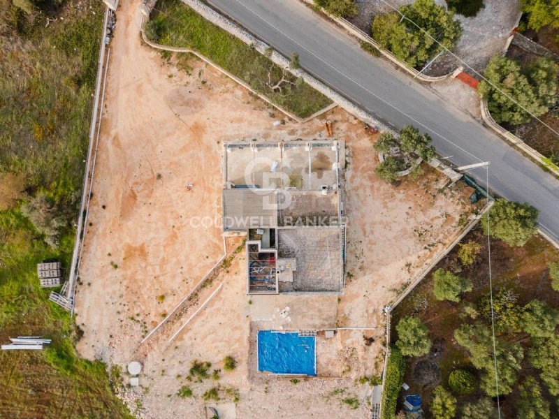 Сельский дом в Остуни