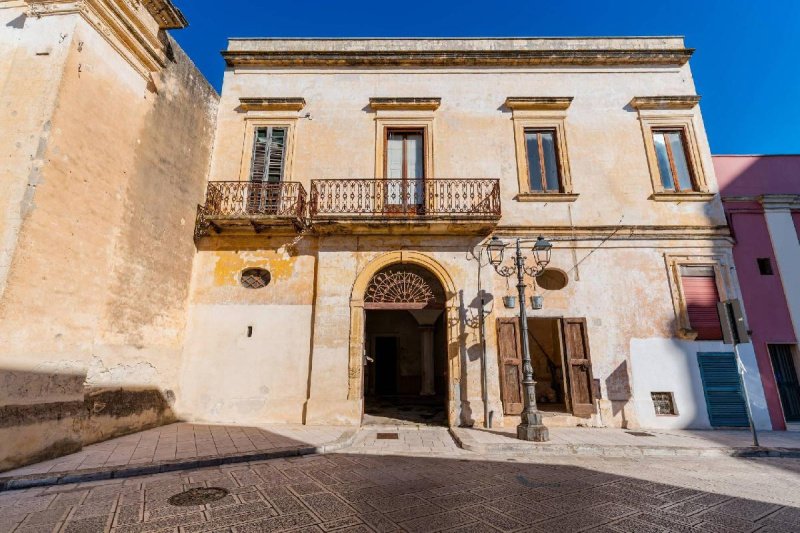 Многоквартирный дом в Казарано