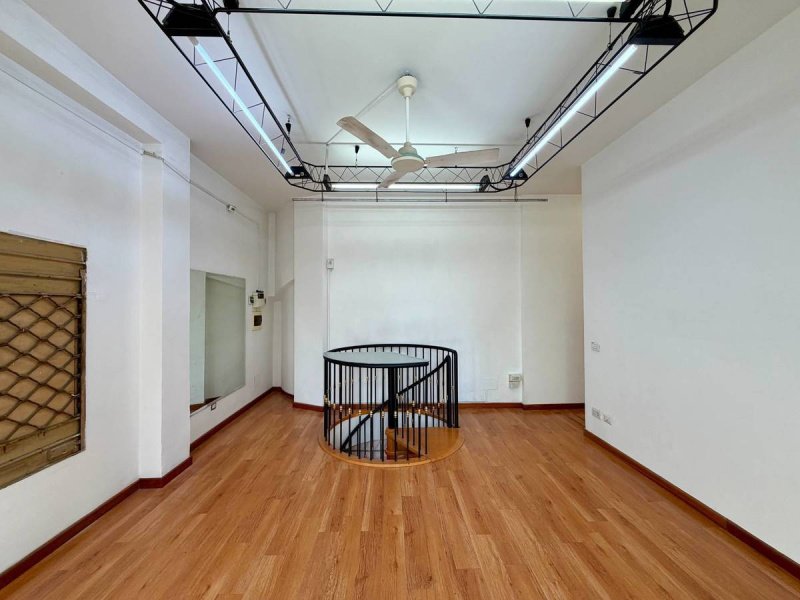 Zakelijk onroerend goed in Roma