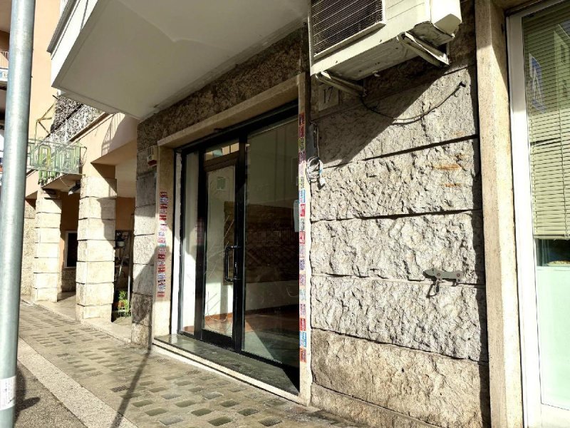 Zakelijk onroerend goed in Roma