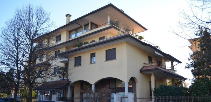 Local commercial à Canegrate