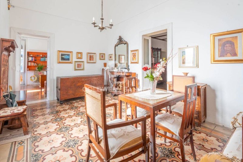 乌贾诺拉基耶萨别墅